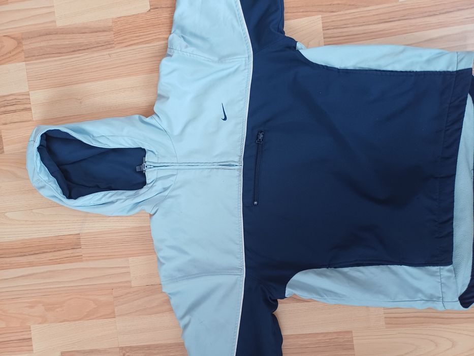 Куртка нова Nike універсал