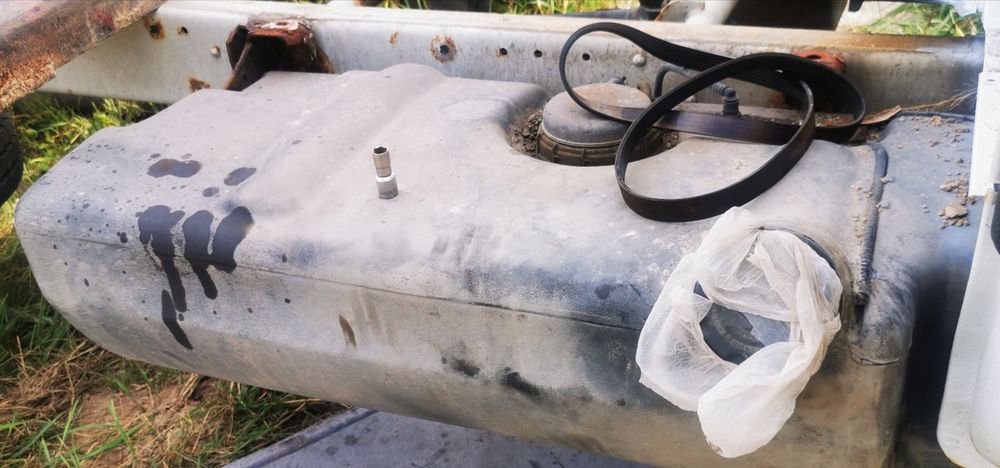 Zbiornik paliwa bak 140 l renault mascott 04-2011