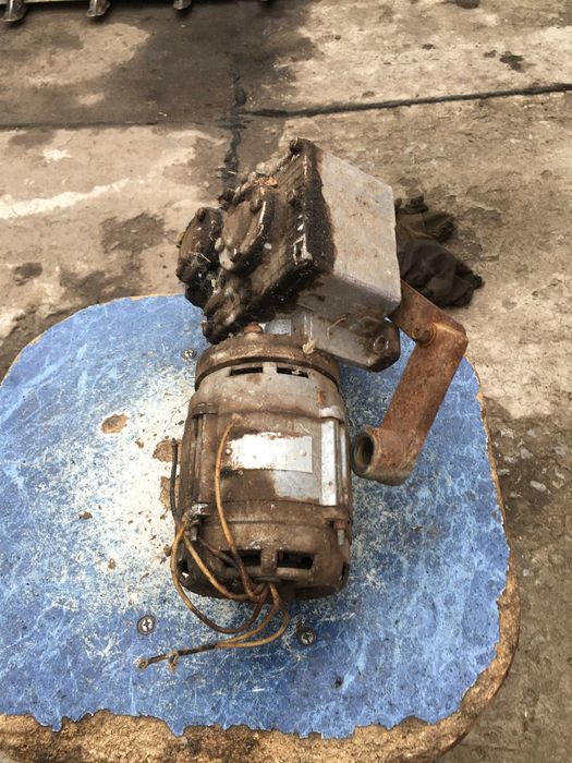 Редуктор с двигателем мотором редуктор слайсера дровокола идеал СССР