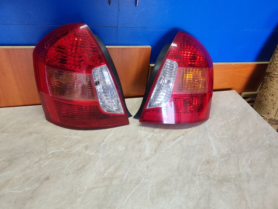 задня фара Hyundai Accent 2008 Лівий задній ліхтар Hyundai Accent (MC) Європа (2006-2010)