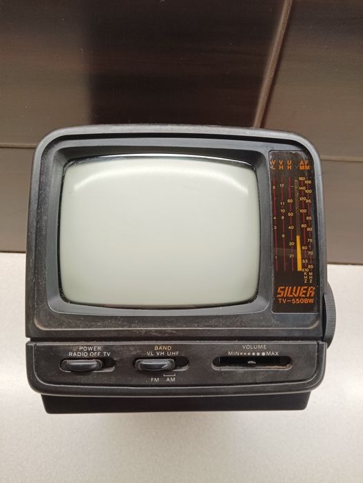Telewizor kineskopowy Silver TV 550BW na baterie