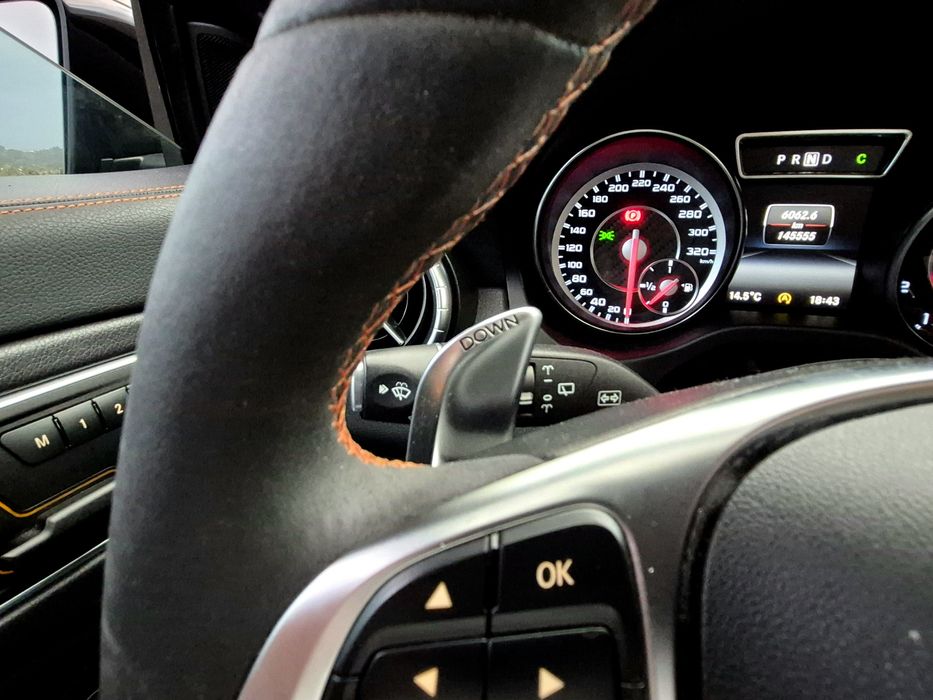 CLA45 AMG versão Orange art Edition Mercedes-Benz