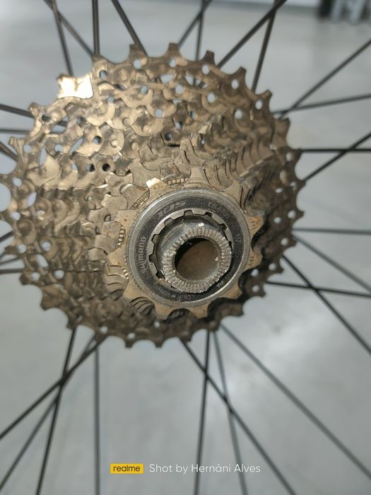 Roda traseira bicicleta com cubo SLX e cassete Shimano 105 10v