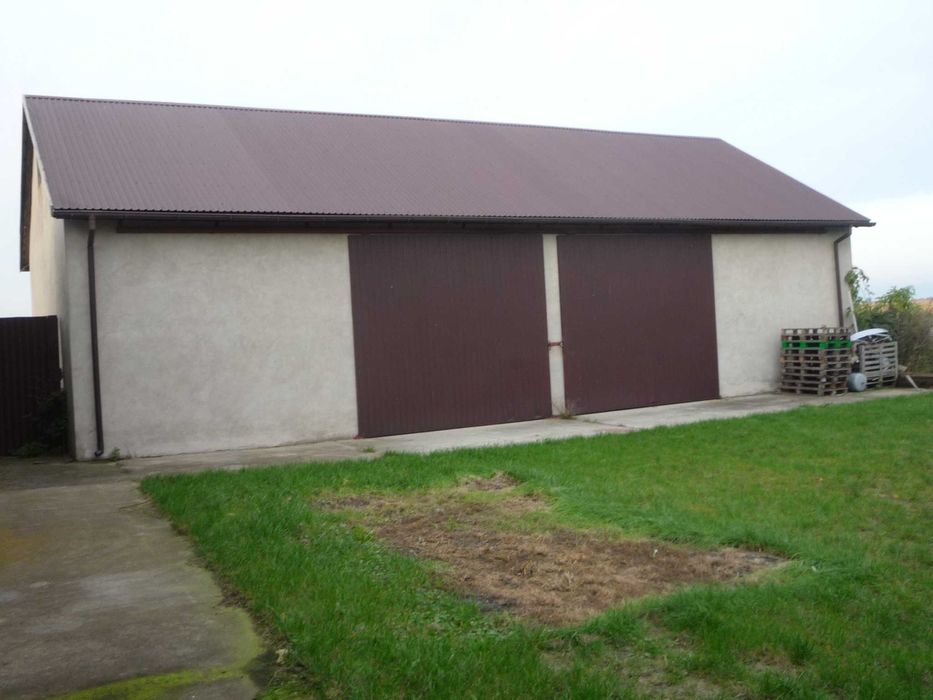 Dom z zabudowaną działką 3 tys. m kw.