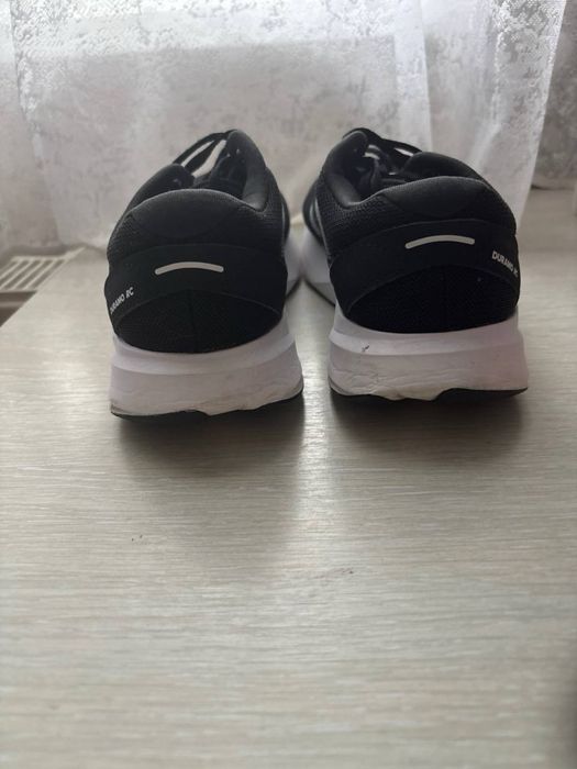 Жіночі кросівки adidas