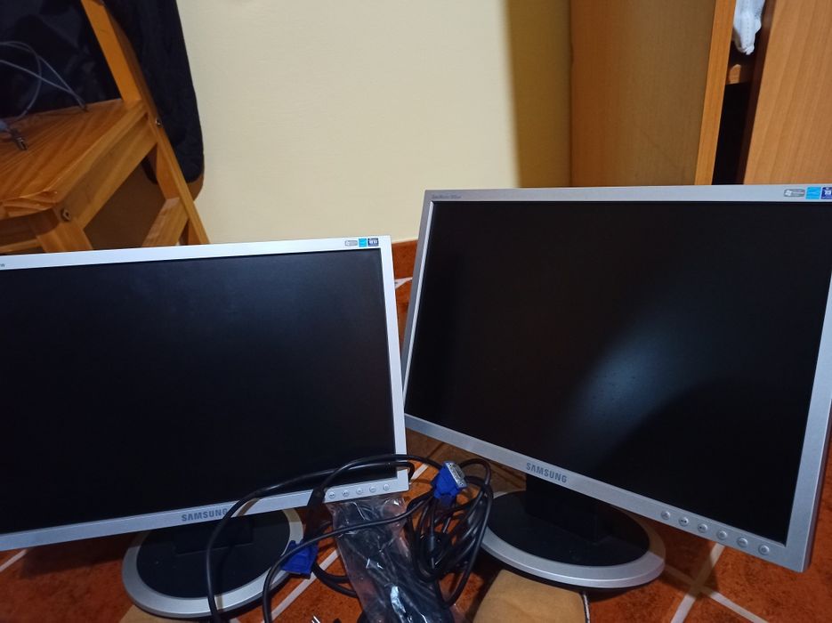 2x Monitores ecrãs computador Samsung