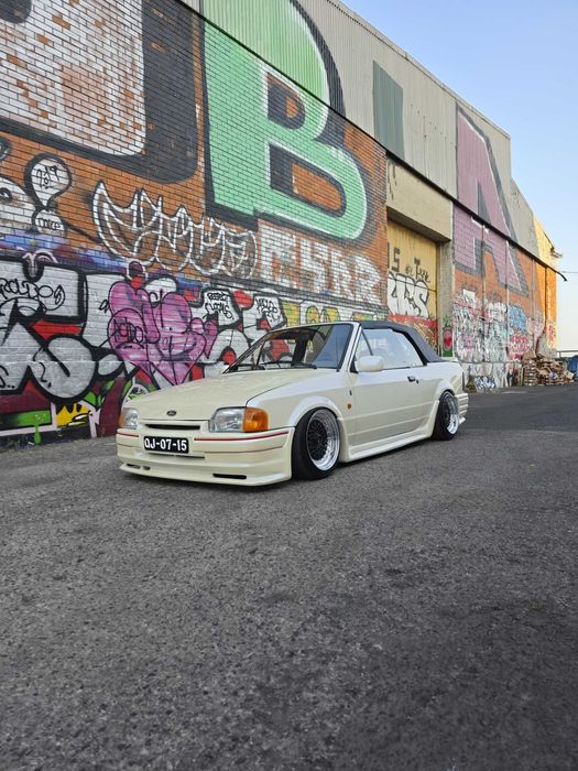 Aluga-se clássico Ford Escort xr3