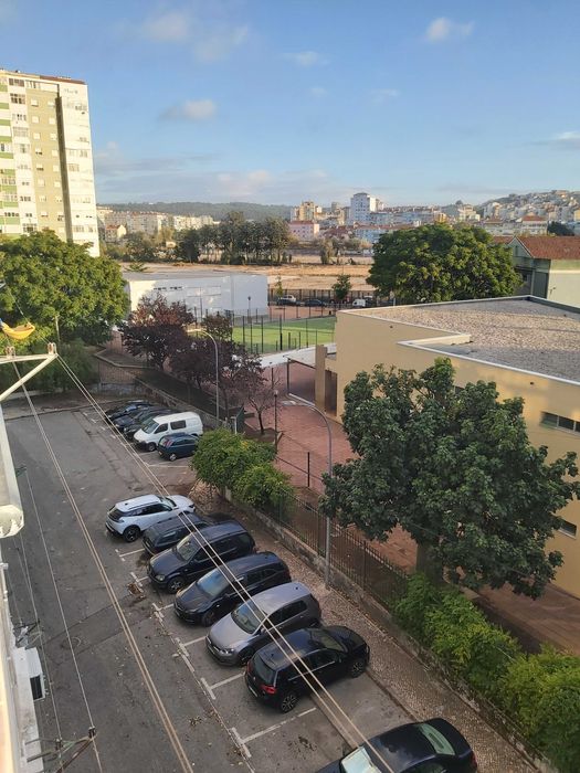 Duplex T4, ás Portas de Benfica, ou permutamos