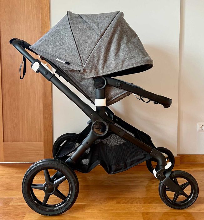 Carrinho de bebé e alcofa Bugaboo Fox 2 quase novo