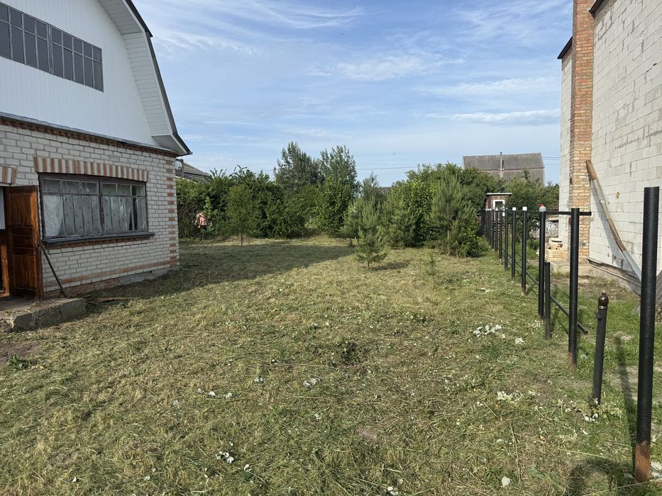 Продам будинок  біля лісу