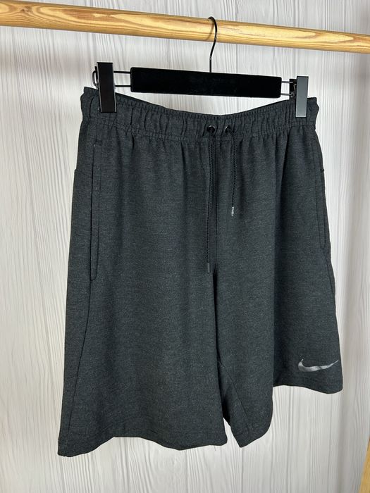 Nike Dry Mens Training шорти з красивим базовим дизайном Оригінал M