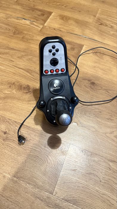 Logitech g27 (руль+педали+кпп)