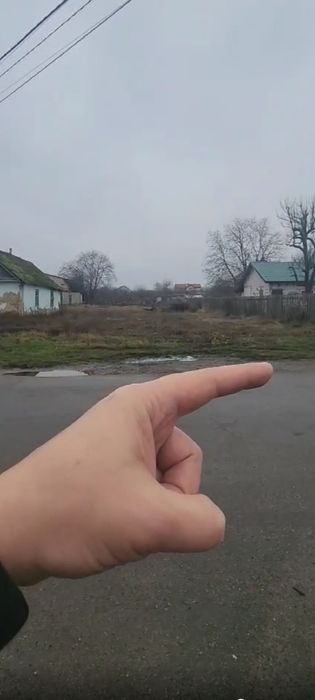 Шпитькі , двух фасадна ділянка