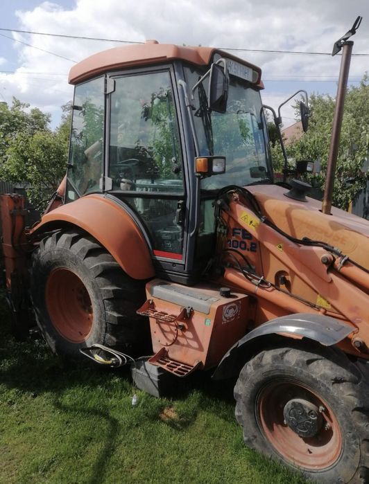 Екскаватор-навантажувач