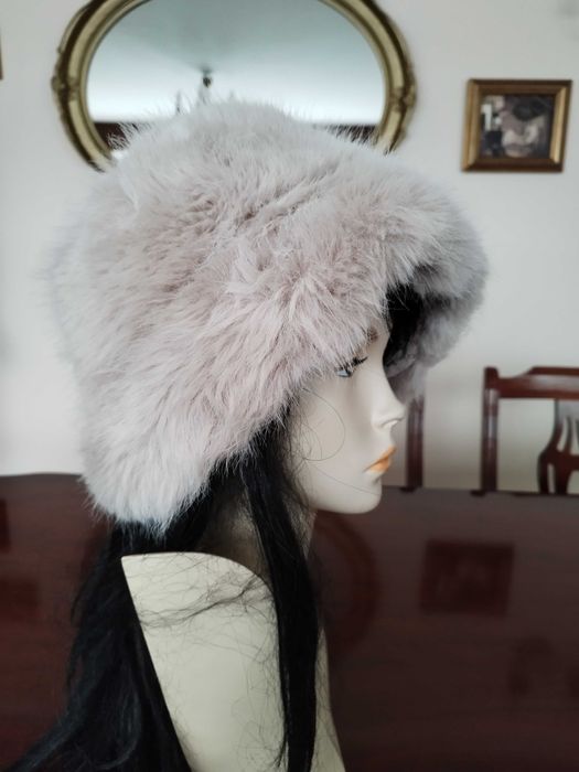 %_Gems Bijoux_czapka / kapelusz_dwustronna_futro + koronka_ ciepły beż