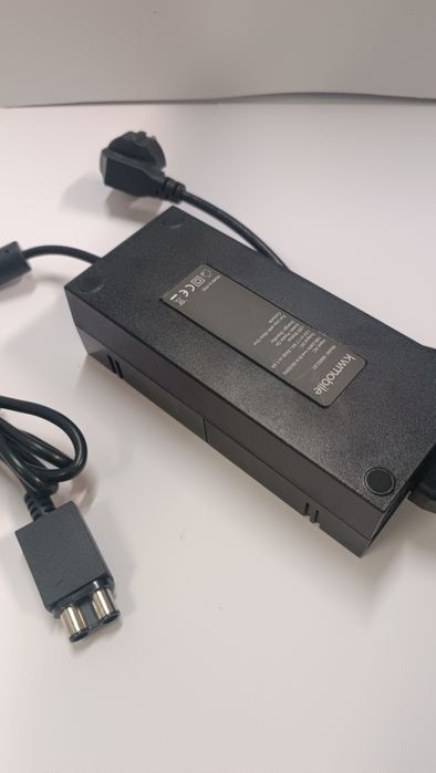 Carregador, Adaptador e Transformador de Corrente para XBOX ONE 220W
