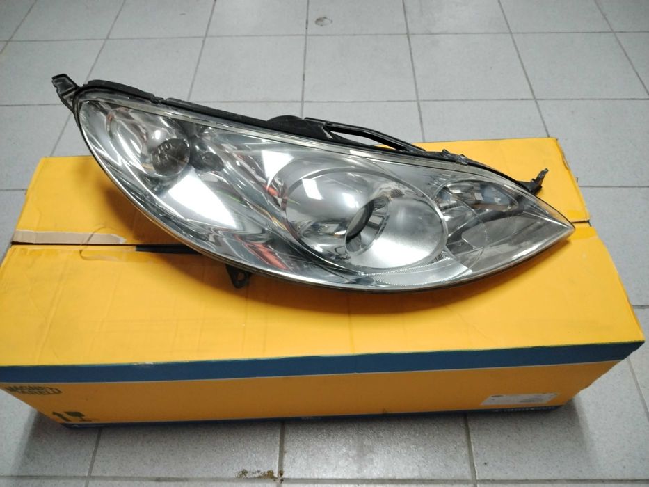 Óptica xenon Peugeot 407