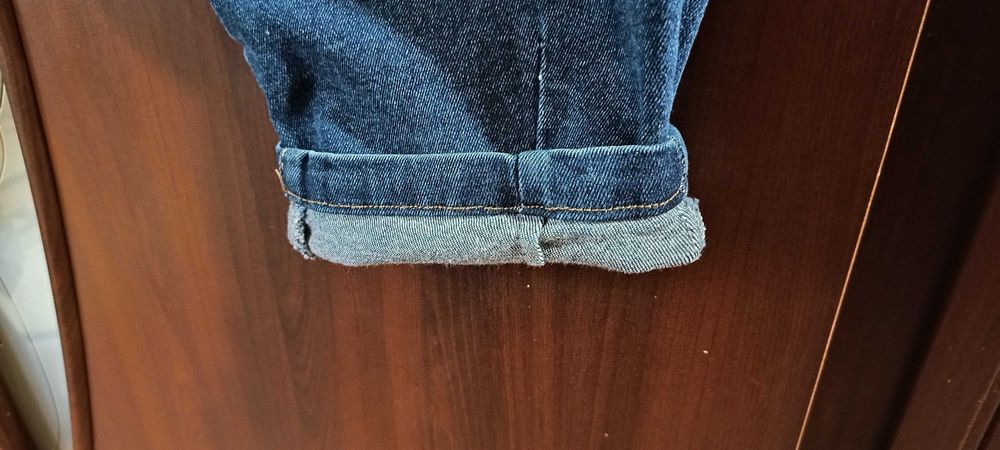 Продаю джинси -мом