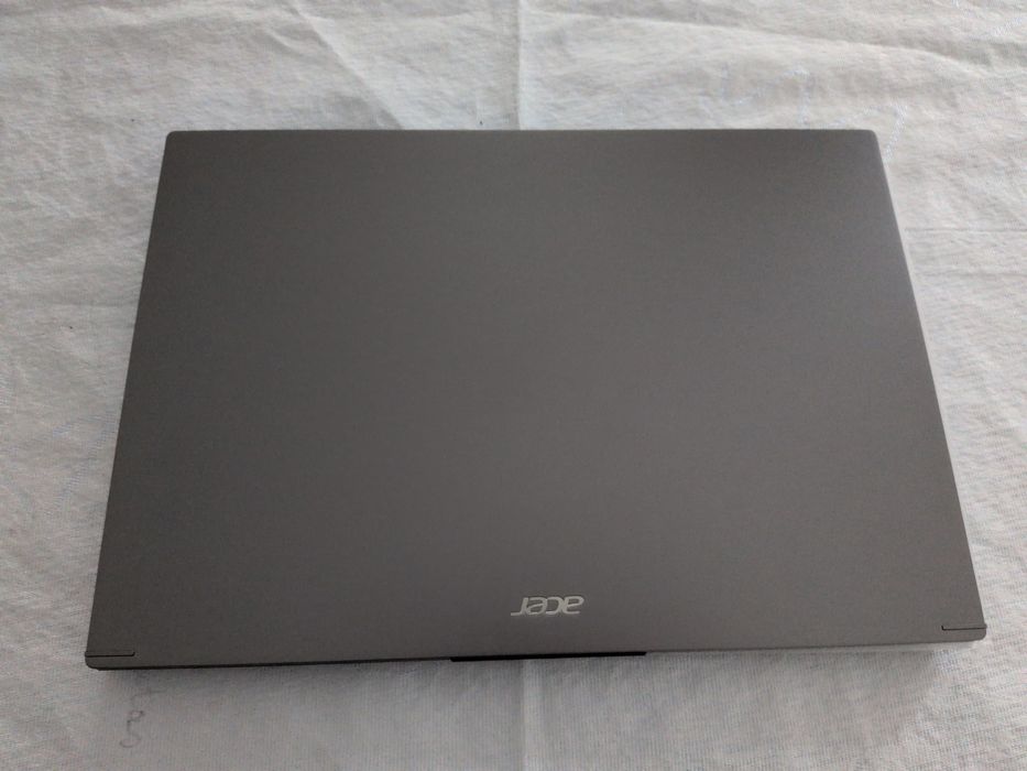 Acer Aspire 16 OLED (Intel Ultra 7 / 16GB / 1TB SSD) – Como Novo