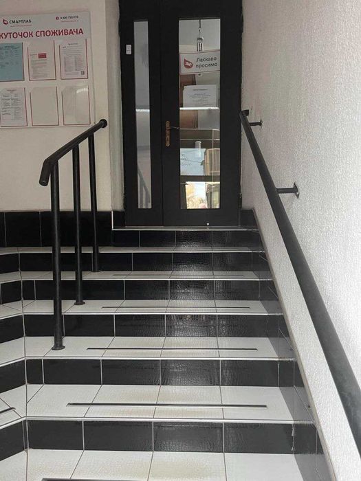 Здам в оренду комерційне приміщення в центрі міста (100–180 м²) 1й пов