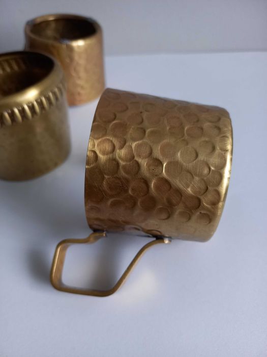 Mosiężne uchwyty koszyczki na szklanki cukiernica
