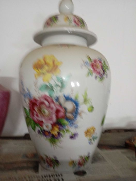 Jarão antigo com decoração