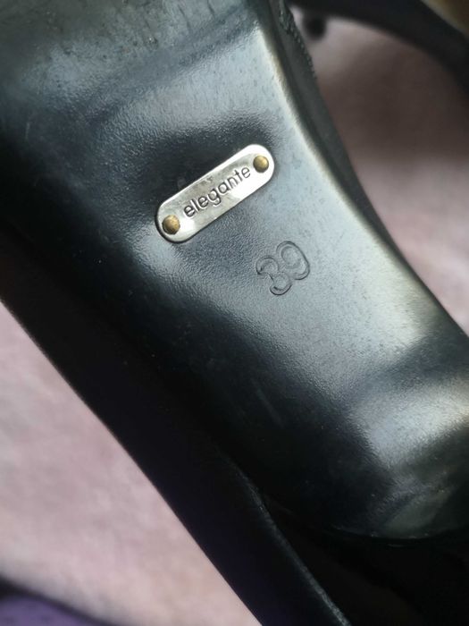 Кожаные лодочки.