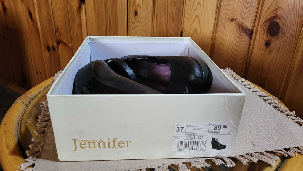 Eleganckie buty na koturnie