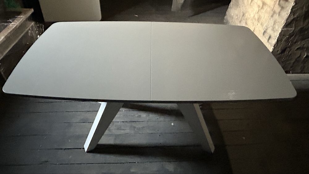 Sprzedam stół do salonu