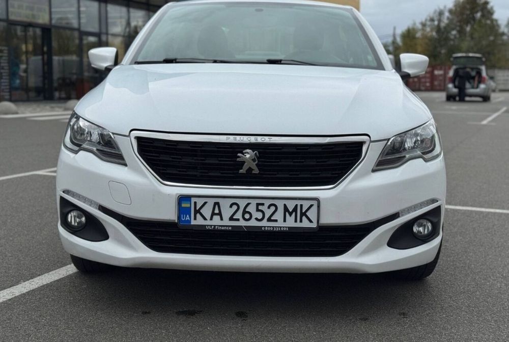 Здається автомобіль в аренду.