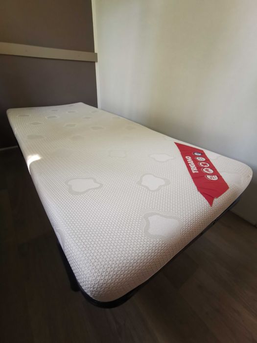 Bed + frame + mattress 90cm x 190cm