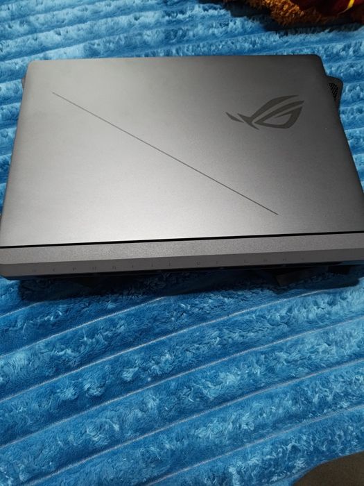 Vendo ASUS ROG Strix G16 2025, portátil gaming de alto desempenho, em excelente estado