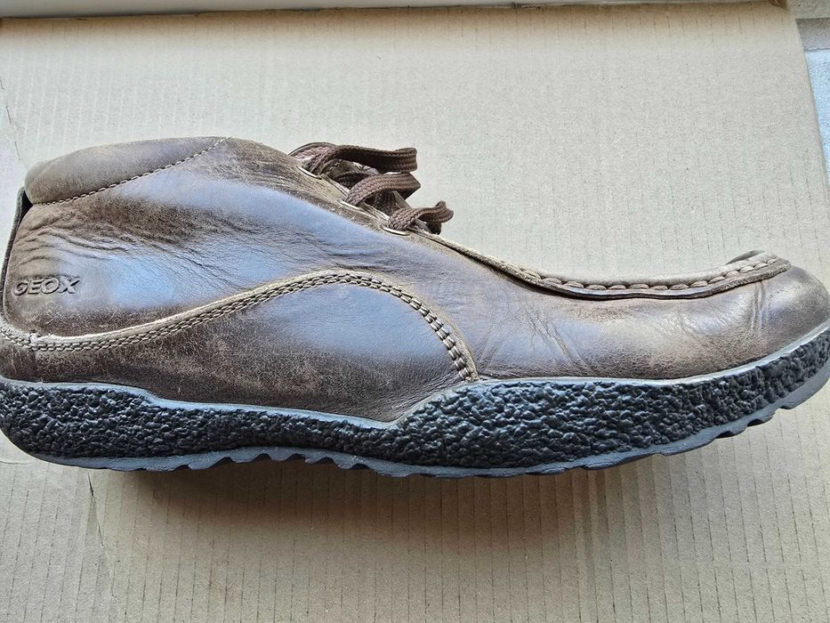 Vendo botins Geox nº41, cor castanha, em bom estado