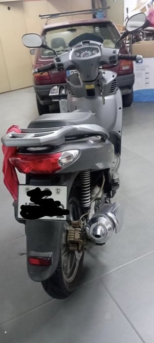 Mota scooter Peugeot 125