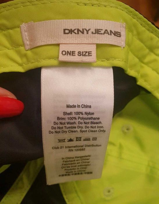 Czapka z daszkiem DKNY