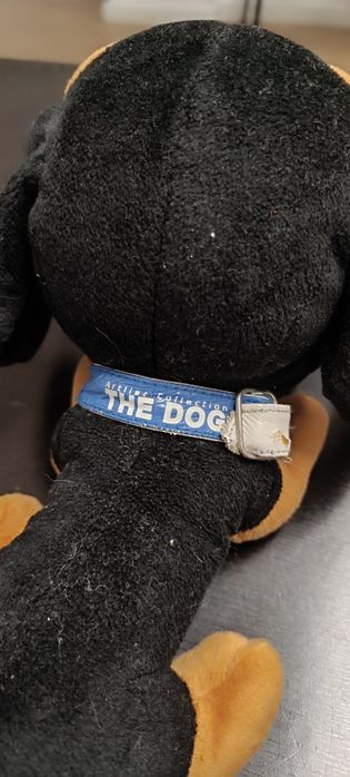 Cão peluche, marca The Dog. Será limpo antes de enviar.