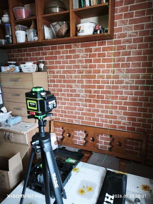 Laser krzyżowy samopoziomujący zielony 4D