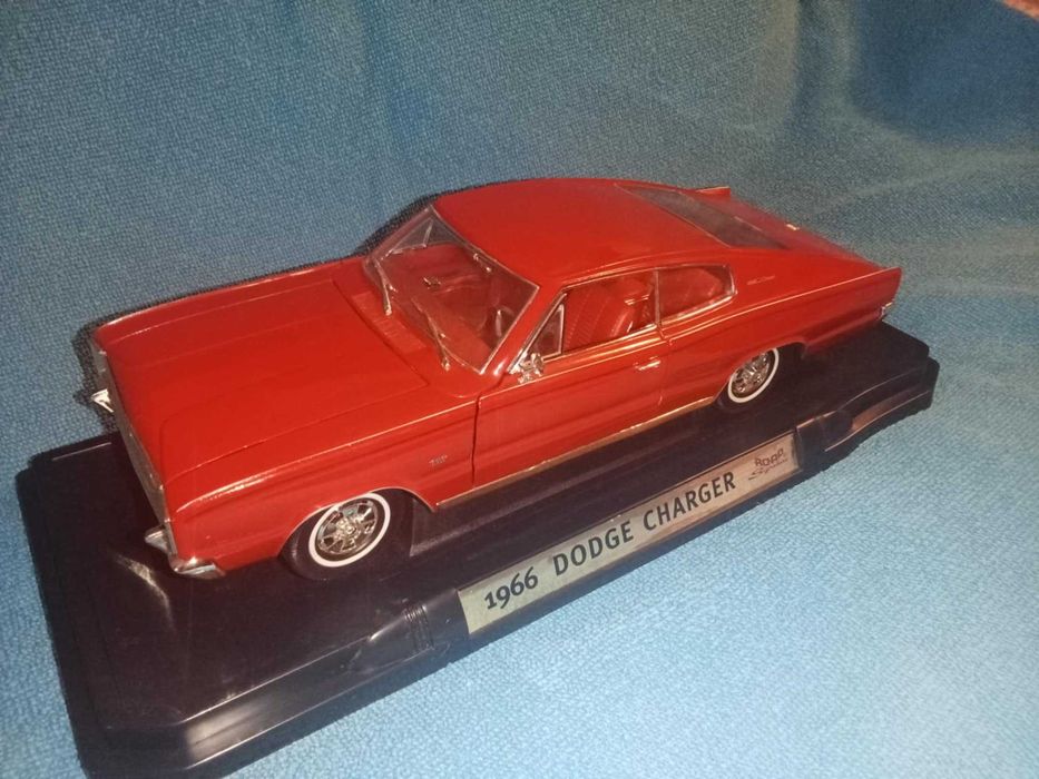 Dodge Charger 1966 Road Signature Miniatura