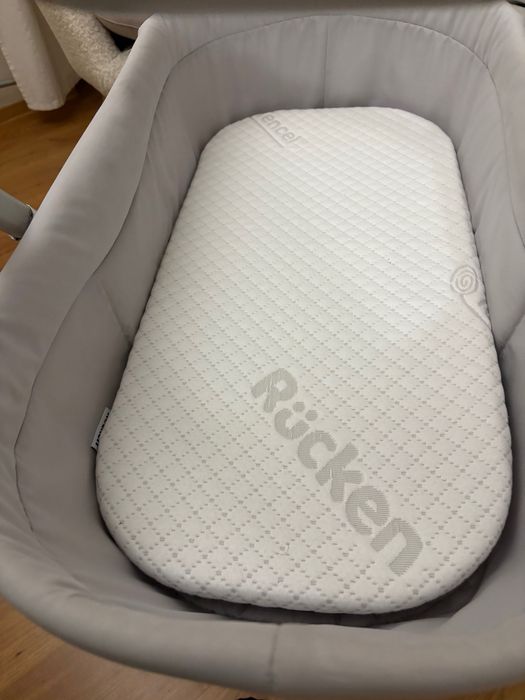 Kołyska Chicco Babyhug + materac Rucken