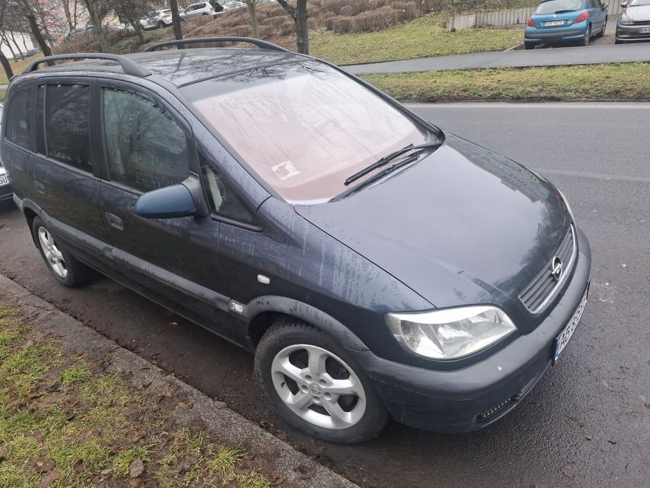 Opel Zafira A 2002 рік