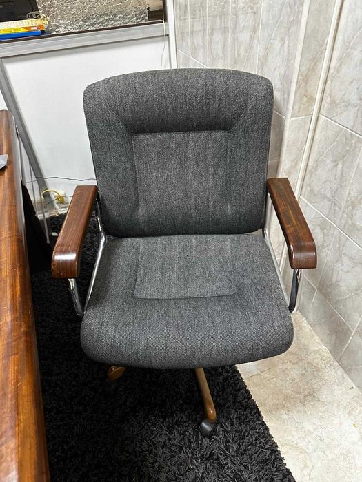 Mesa de escritório madeira com cadeira vintage