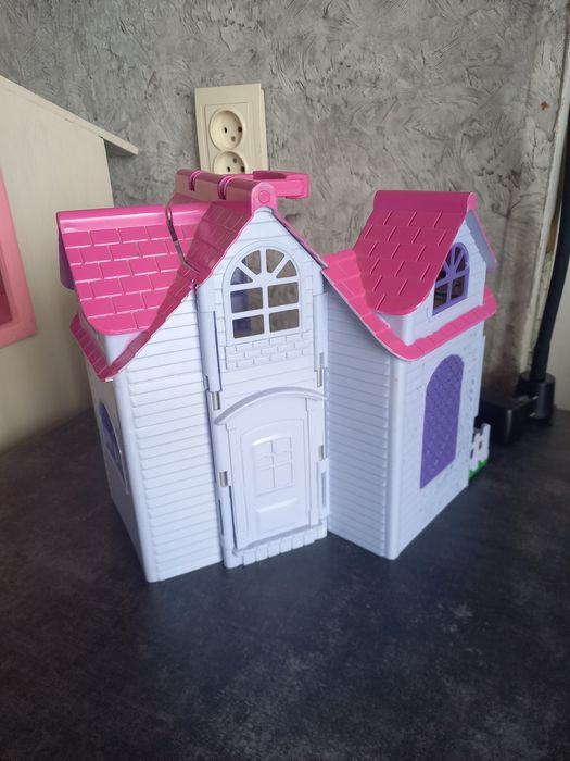 Продам ляльковий будинок