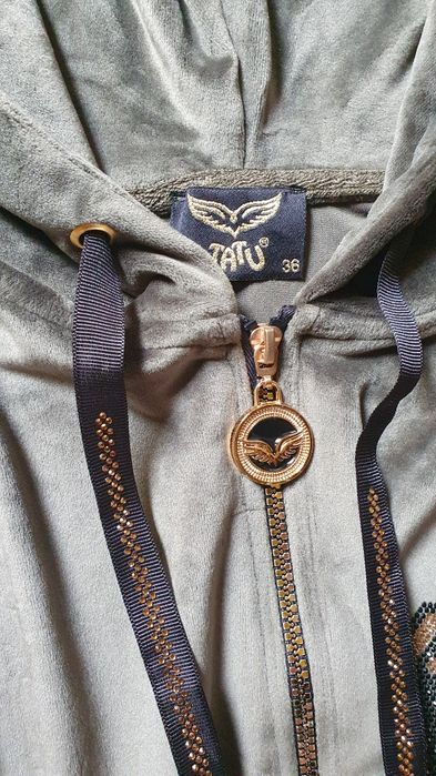 Tatu sukienka welurowa khaki zdobiona motyle ściągacz tunika S M