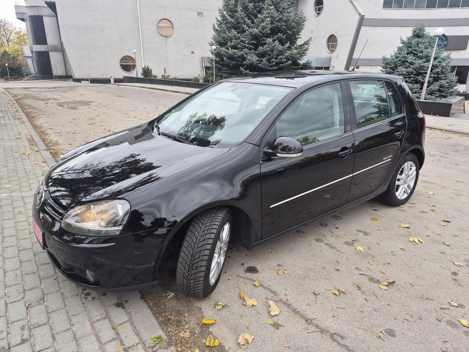 У продажу Голь5 Не фарбований ! Дуже гарний стан!