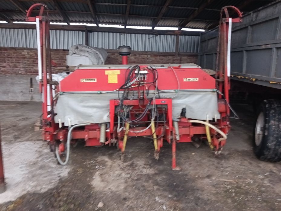 Siewnik kukurydzy Becker