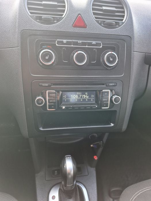 Volkswagen Caddy (2013рік-1,6 дизель+комплект гуми-літо на дисках)