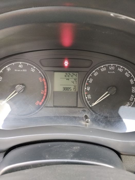 автомобіль skoda