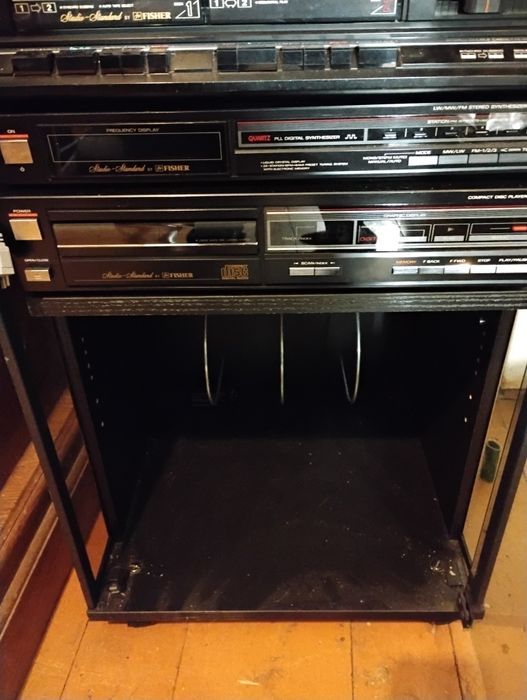 Wieża Fisher Studio Standard z szafką .