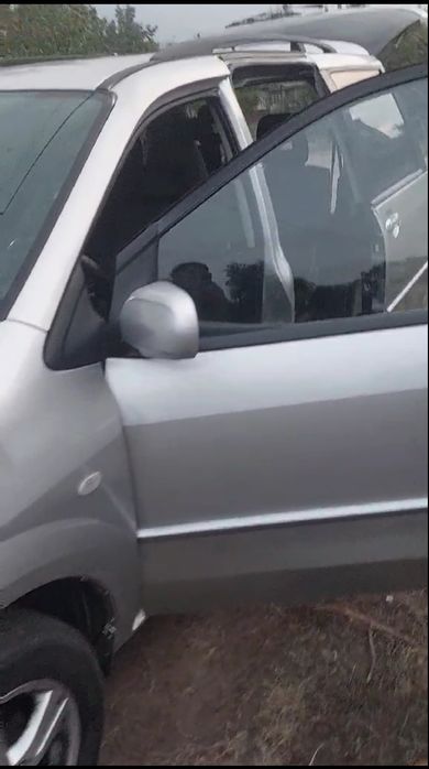 Мазда MPV автомобіль