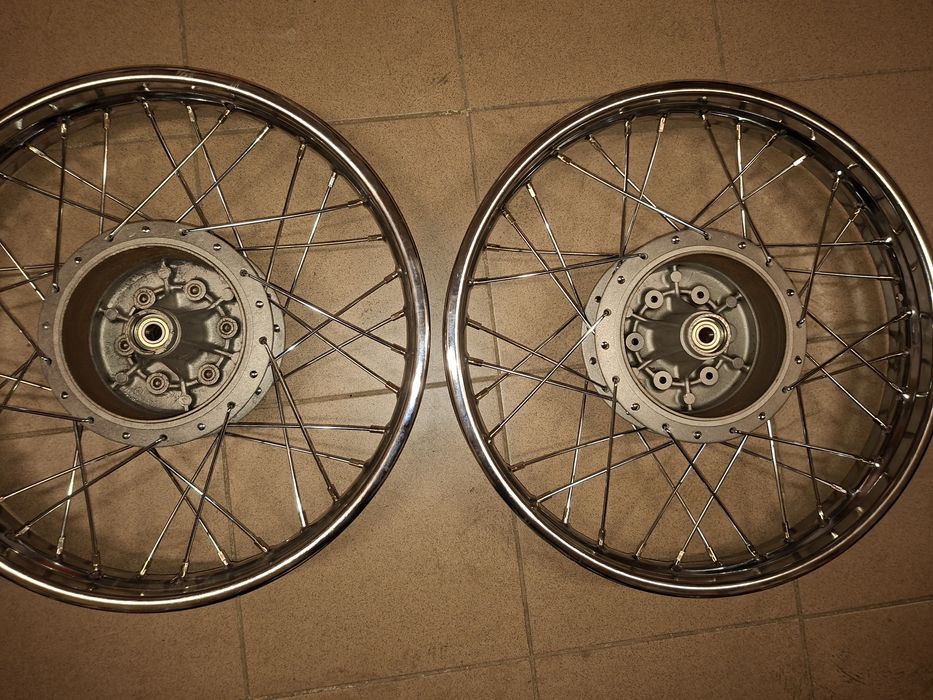 Odrestaurowane kola przod+tyl shl m11 r19"